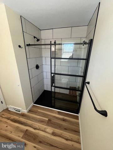 325 VILLAGE SPRING LN, Reinholds, PA 17569