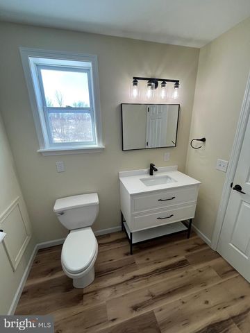 325 VILLAGE SPRING LN, Reinholds, PA 17569