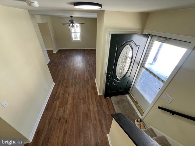 325 VILLAGE SPRING LN, Reinholds, PA 17569