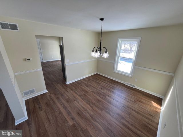 325 VILLAGE SPRING LN, Reinholds, PA 17569