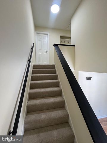 325 VILLAGE SPRING LN, Reinholds, PA 17569