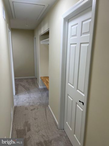 325 VILLAGE SPRING LN, Reinholds, PA 17569