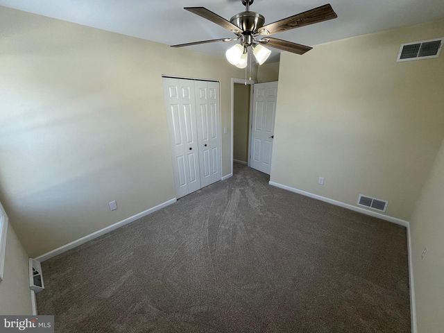 325 VILLAGE SPRING LN, Reinholds, PA 17569