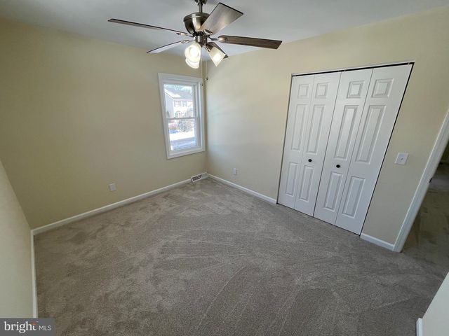 325 VILLAGE SPRING LN, Reinholds, PA 17569