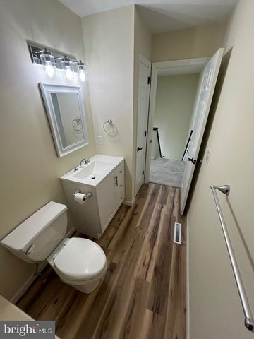 325 VILLAGE SPRING LN, Reinholds, PA 17569