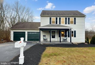 325 VILLAGE SPRING LN, Reinholds, PA 17569