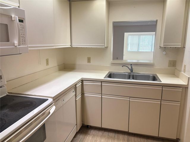 1239 S MARTIN LUTHER KING JR AVENUE 103, Clearwater, FL 33756