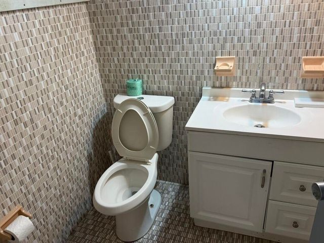 2909 S Ocean Boulevard 6a, Highland Beach, FL 33487