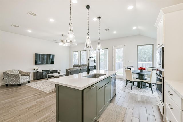 1320 Rio Hollow Lane, Magnolia, TX 77354