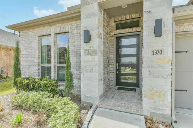 1320 Rio Hollow Lane, Magnolia, TX 77354