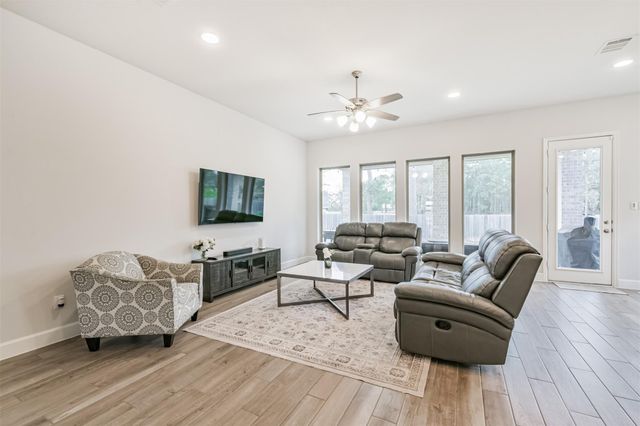 1320 Rio Hollow Lane, Magnolia, TX 77354