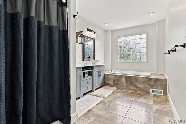 6345 Shawnee Road, Wheatfield, NY 14120