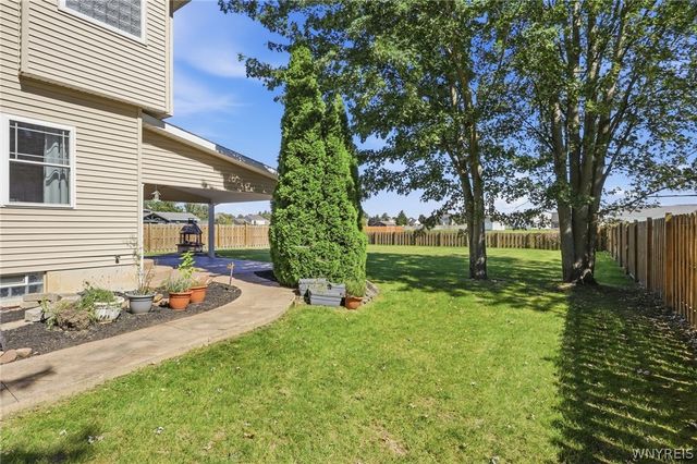 6345 Shawnee Road, Wheatfield, NY 14120