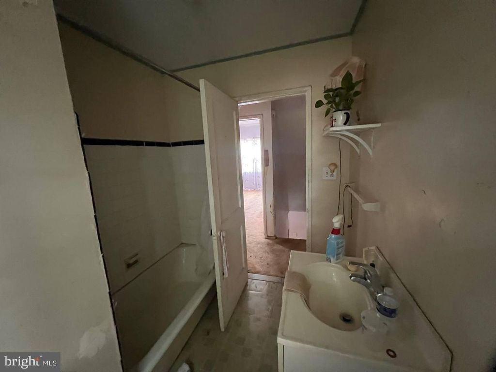 Image 14 of property listing at 3722 10TH ST, Baltimore, MD 21225
