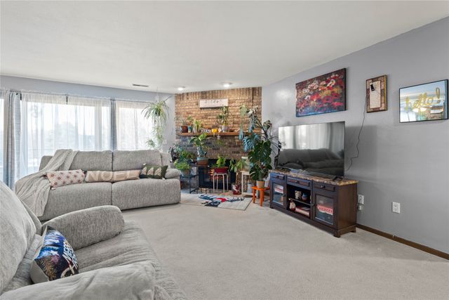 1100 50th Street 1105, West Des Moines, IA 50266