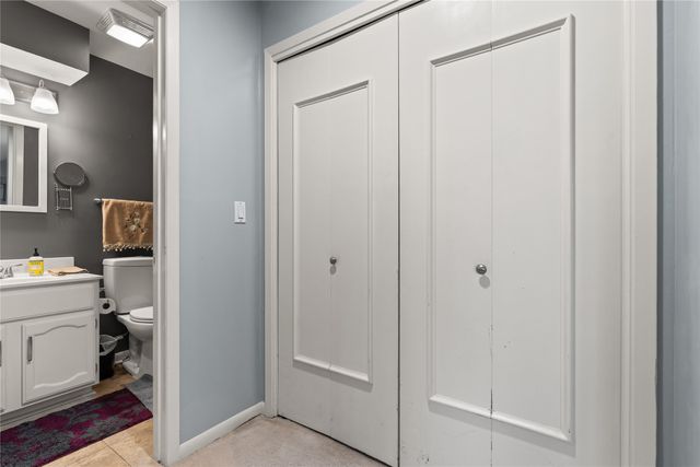 1100 50th Street 1105, West Des Moines, IA 50266