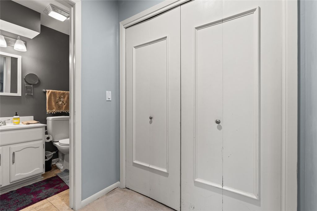 1100 50th Street 1105, West Des Moines, IA 50266