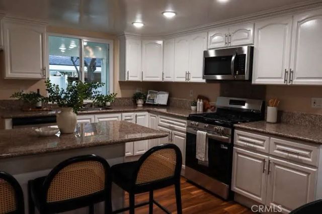 1305 W Riverside, Burbank, CA 91506