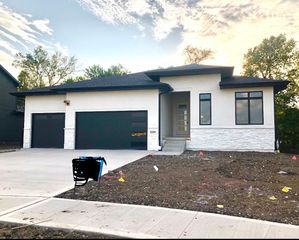 5020 176th Street, Urbandale, IA 50323