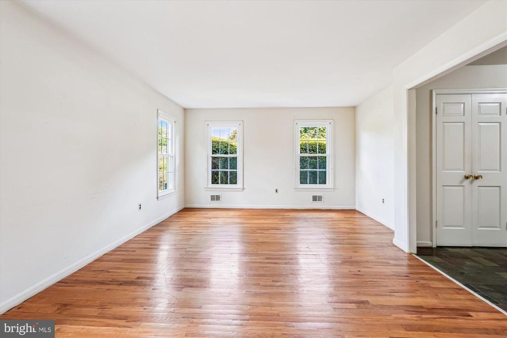 Image 14 of property listing at 13708 TURNMORE RD, Silver Spring, MD 20906