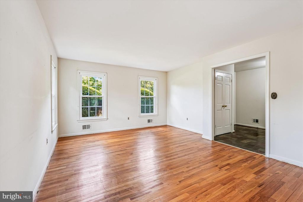 Image 15 of property listing at 13708 TURNMORE RD, Silver Spring, MD 20906