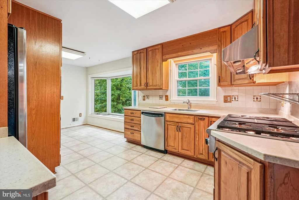 Image 24 of property listing at 13708 TURNMORE RD, Silver Spring, MD 20906