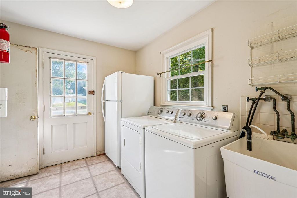 Image 34 of property listing at 13708 TURNMORE RD, Silver Spring, MD 20906