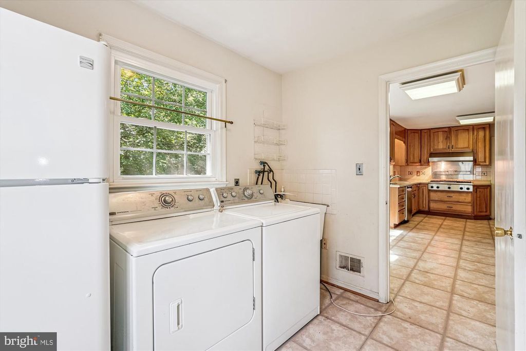 Image 35 of property listing at 13708 TURNMORE RD, Silver Spring, MD 20906