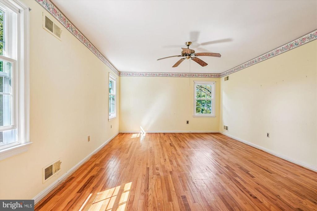 Image 38 of property listing at 13708 TURNMORE RD, Silver Spring, MD 20906