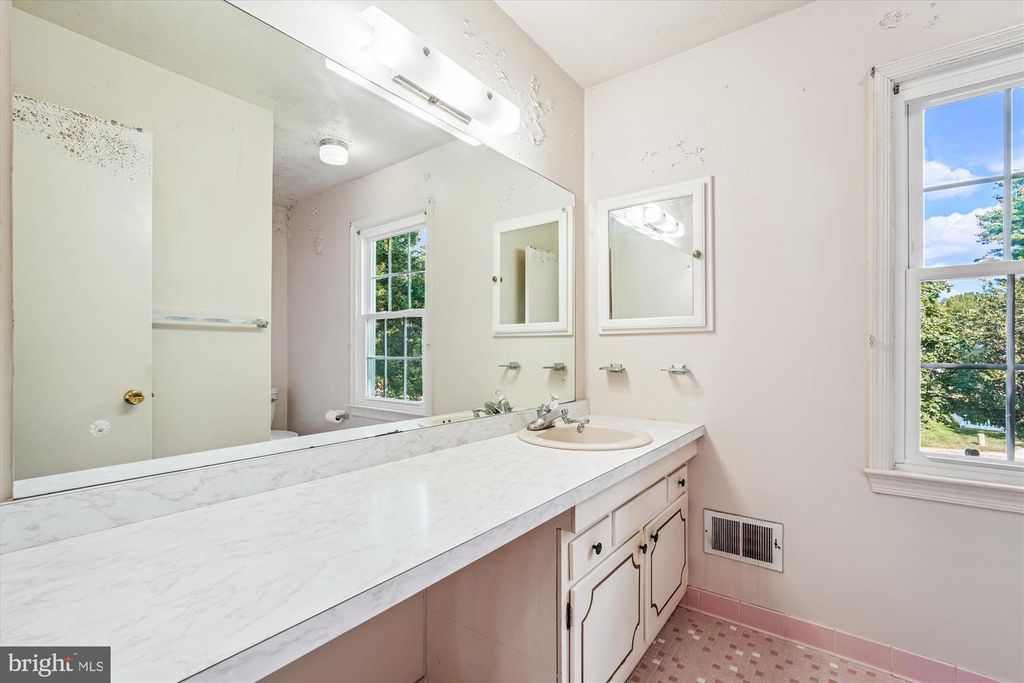 Image 52 of property listing at 13708 TURNMORE RD, Silver Spring, MD 20906