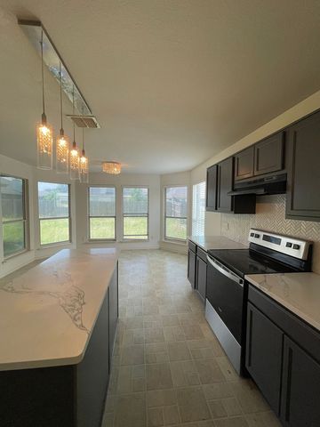825 Forest Heights Drive, Fort Worth, TX 76036