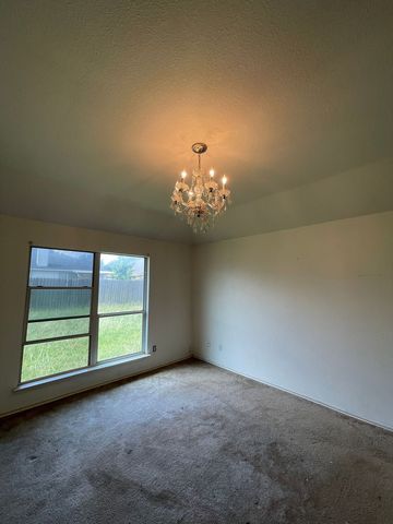 825 Forest Heights Drive, Fort Worth, TX 76036