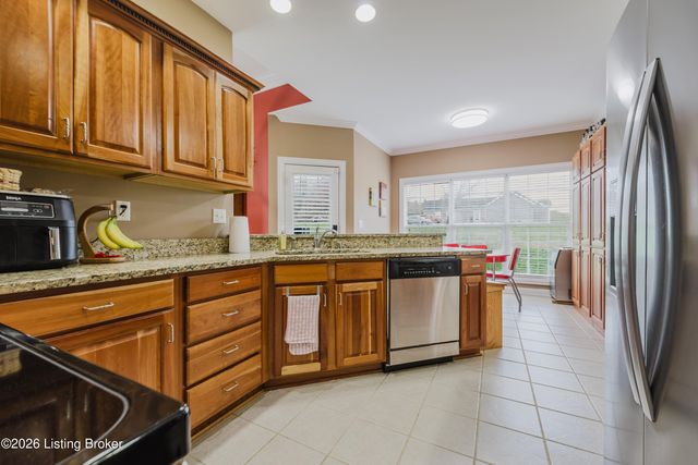 33 River Heights Blvd, Taylorsville, KY 40071