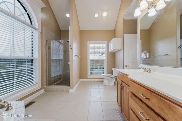 33 River Heights Blvd, Taylorsville, KY 40071