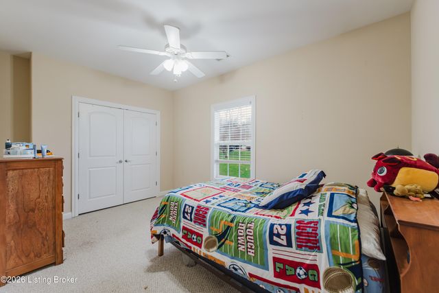 33 River Heights Blvd, Taylorsville, KY 40071