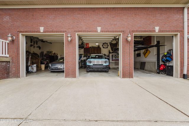 33 River Heights Blvd, Taylorsville, KY 40071