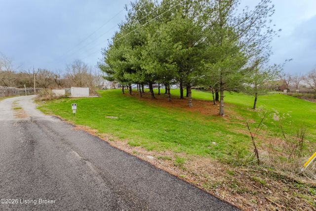 33 River Heights Blvd, Taylorsville, KY 40071