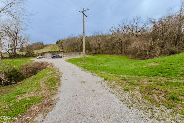 33 River Heights Blvd, Taylorsville, KY 40071