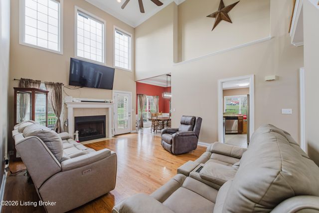 33 River Heights Blvd, Taylorsville, KY 40071