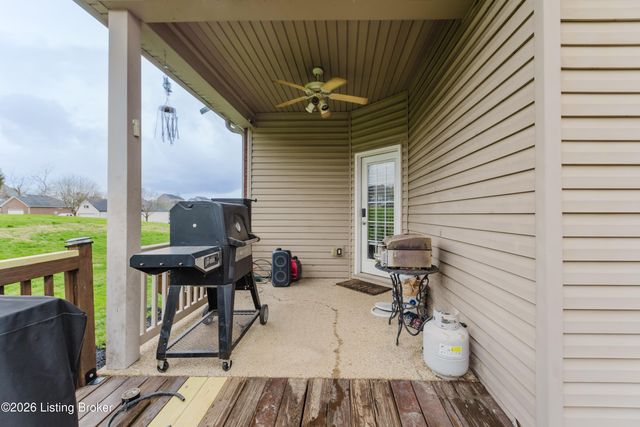 33 River Heights Blvd, Taylorsville, KY 40071