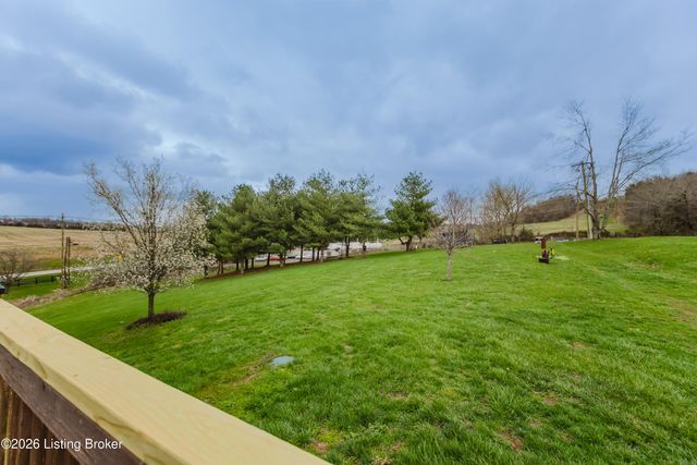 33 River Heights Blvd, Taylorsville, KY 40071