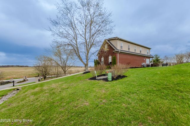 33 River Heights Blvd, Taylorsville, KY 40071