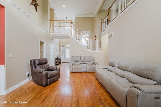 33 River Heights Blvd, Taylorsville, KY 40071