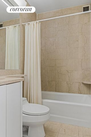 200 E 69th St Apt 4R, New York City, NY 10021