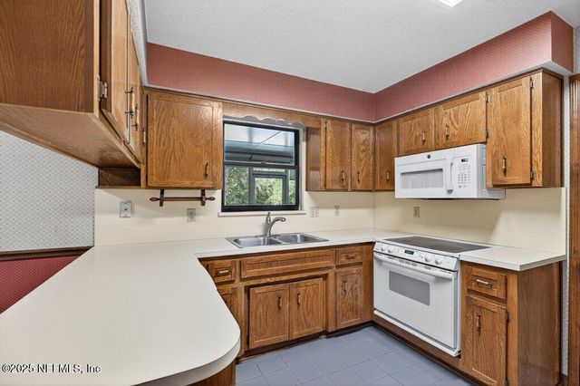 2722 BOTTOMRIDGE Drive, Orange Park, FL 32065