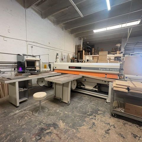 2683 76, Hialeah, FL 33016