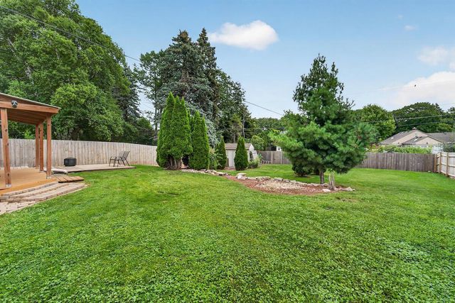 1127 W Colonial DRIVE, Mount Pleasant, WI 53405