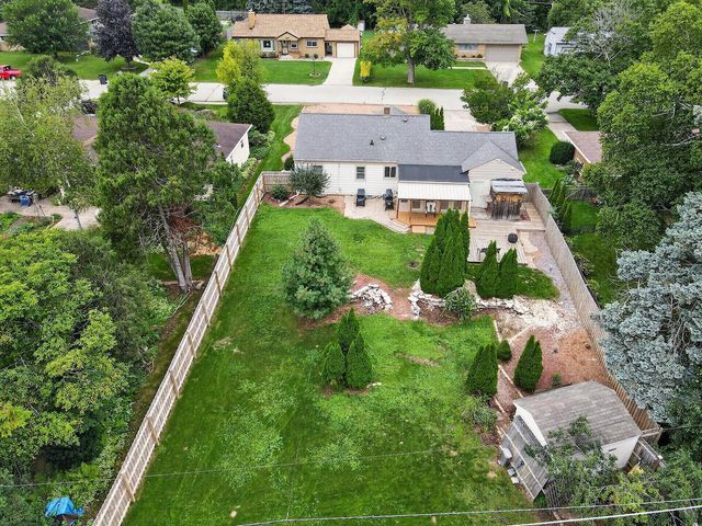 1127 W Colonial DRIVE, Mount Pleasant, WI 53405