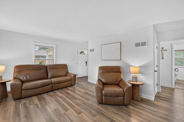 1127 W Colonial DRIVE, Mount Pleasant, WI 53405