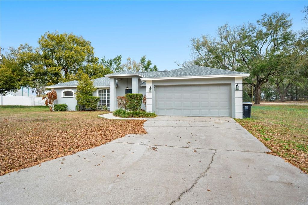 Image 2 of property listing at 5304 RAY PLACE, Lakeland, FL 33813